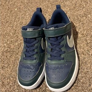 Nike Kids Navy and Forest Green Velcro & Lace Sneakers with Silver Swoosh
